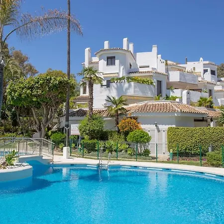 C63 - Sea View Peaceful Beach Apartamento Marbella