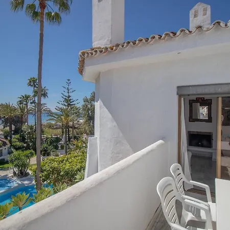 C63 - Sea View Peaceful Beach Apartment *